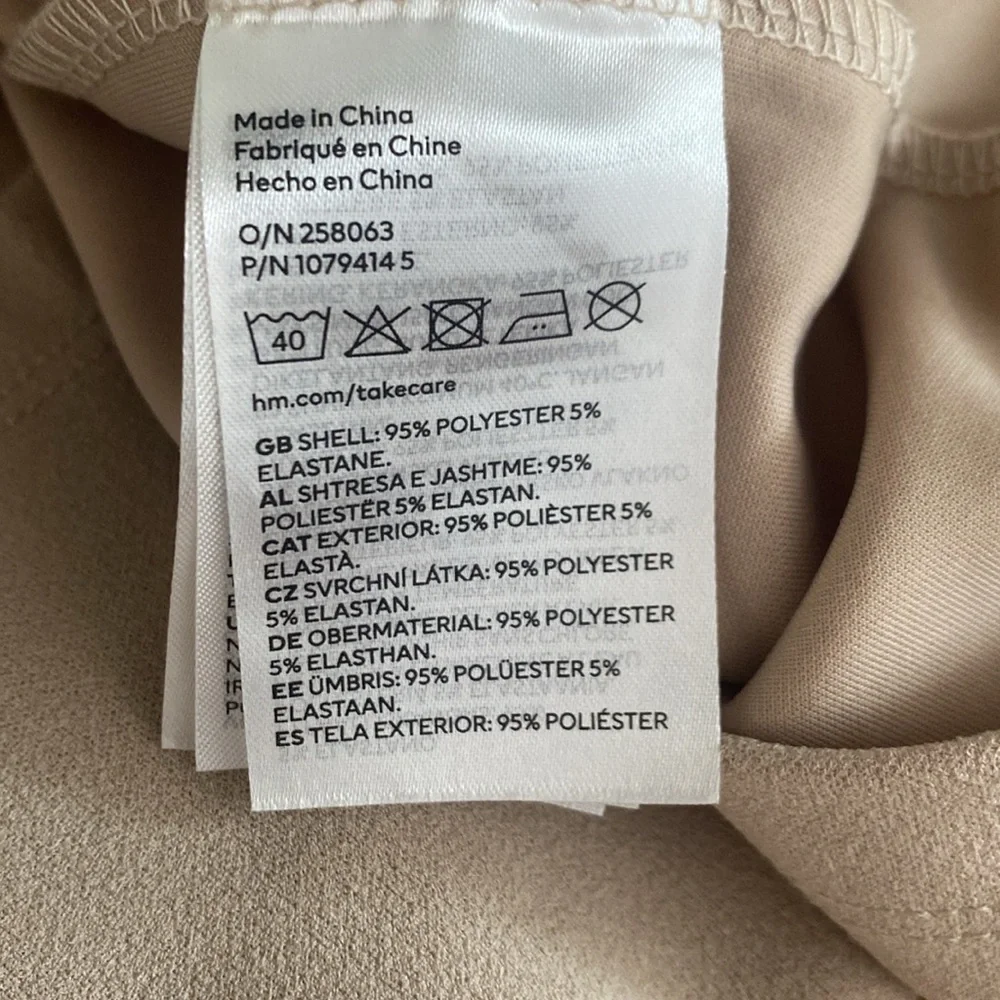 H&M dress in great condition size M - Picture 6 of 6